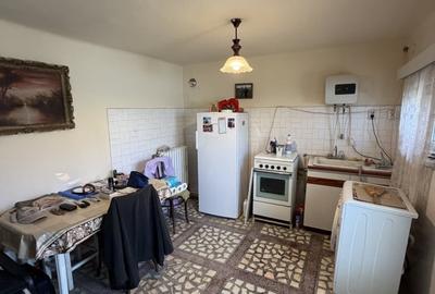 Casă individuală cu 3 camere cu Canalizare în Central - 7