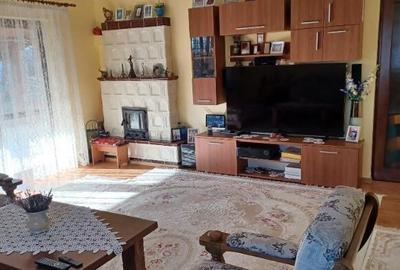 Casa / Vila ( P+1 ) Zona Tisauti - 15