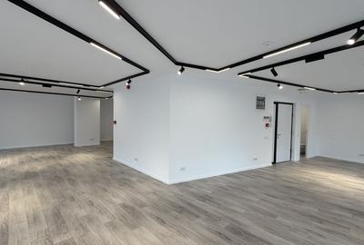 Birou, de 135.60000610352 mp, în Moșilor - 3