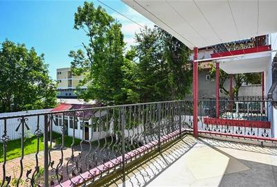 Duplex cu 13 camere cu Canalizare în Central - 24