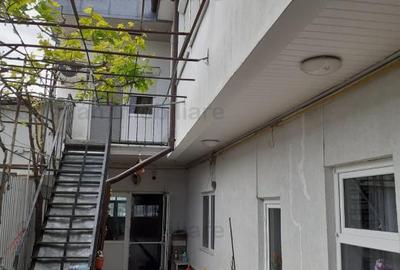 Casă cu 4 camere cu Canalizare în Chercea