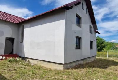 Casă cu 4 camere cu Teren 1000 Mp în Central - 3