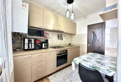 Vânzare apartament 3 camere mobilat,  parcare inclusă , Cartier Noua - 12