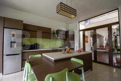 Villa deosebita, 5 camere, 400mp, cartierul Horgosa - 1