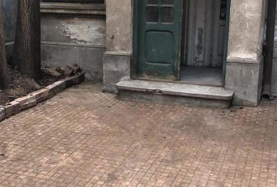 Casă cu 6 camere cu Teren 550 Mp în Central - 1