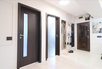 Penthouse cu 3 camere decomandat, mobilat în Palat - 13