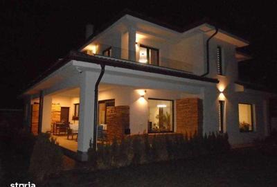 Casă cu 4 camere cu Teren 187 Mp în Stupini - 2