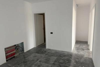 Casă cu 4 camere cu Teren 300 Mp în Central