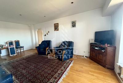 Apartament cu 4 camere decomandat, mobilat în Fabric