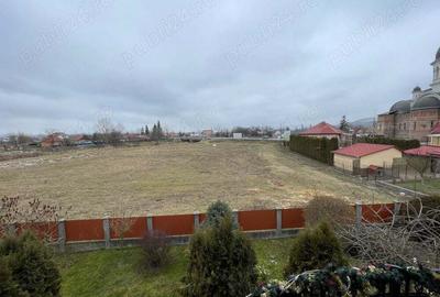 Teren de 1160 mp, în Central - 2