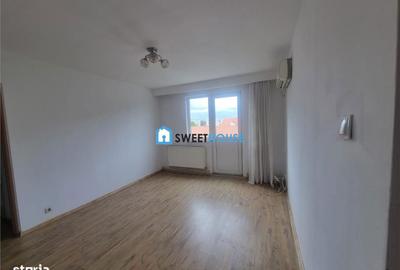 Apartament cu 3 camere semidecomandat în Central