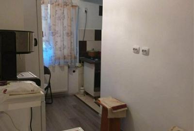 Garsonieră decomandată în 1 Mai - 2