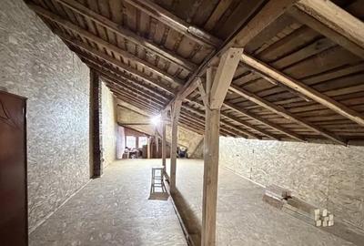 Casă cu 6 camere cu Teren 210 Mp în Zamora - 2