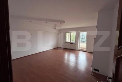 Spațiu comercial, de 330 mp, în Central - 8