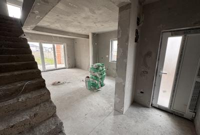Duplex cu 4 camere cu Teren 330 Mp în Moșnița Nouă - 2