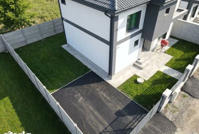 Casă cu 4 camere cu Teren 250 Mp în Central