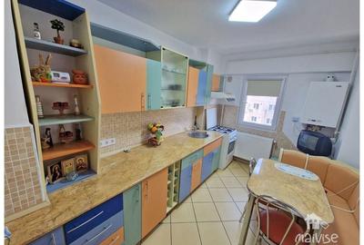 Apartament 3 camere de inchiriat, str Toamnei- Centrul Civic - 14