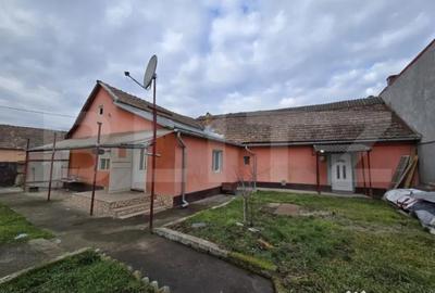 Casă cu 5 camere cu Teren 461 Mp în Turda - 1