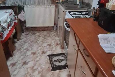 Apartament cu 3 camere semidecomandat în Berceni - 2