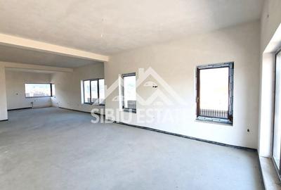 Casă individuală cu 5 camere cu Canalizare în Central - 15