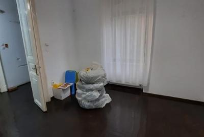 Apartament cu 5 camere semidecomandat în P-ța Victoriei - 3