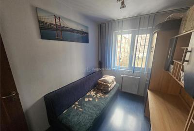 Apartament cu 3 camere nedecomandat în Micro III - 17