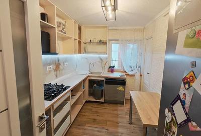 Apartament cu 3 camere decomandat în Soarelui - 4