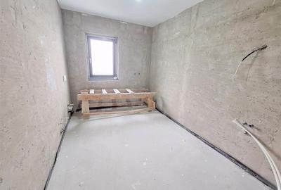 Casă individuală cu 5 camere cu Teren 413 Mp în 9 Mai - 18