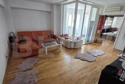 Apartament 3 camere, semidecomandat, zona 8 Mai - 2