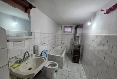 Casă cu 5 camere cu Teren 5585 Mp în Central - 8