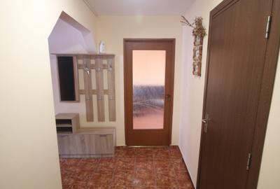 Apartament cu 3 camere decomandat în Soarelui - 2