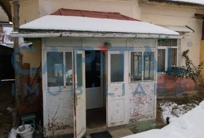 Casa 2 camere + dependinte Piatra Neamt - 2