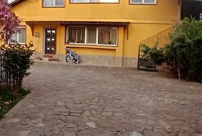 Casă cu 4 camere în Șipotu