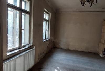 Casă cu 4 camere cu Teren 74 Mp în P-ța Universității - 8