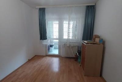 De vânzare apartament 3 camere - 1
