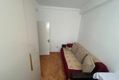 Apartament cu 2 camere decomandat în Tractorul - 4