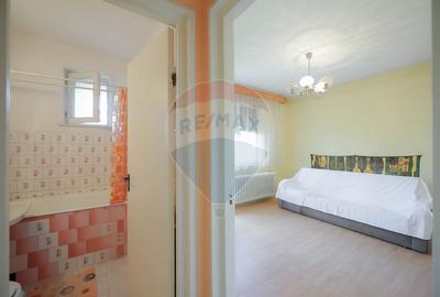 Apartament cu 3 camere de vanzare, zona Rogerius - 5
