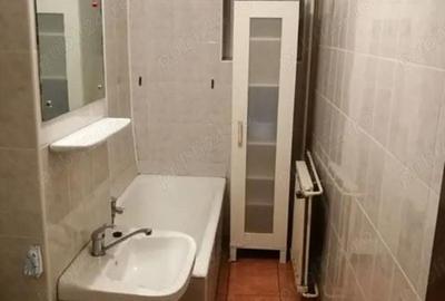 Garsonieră decomandată în Tei