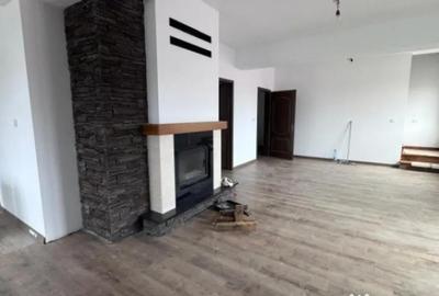 Casă cu 7 camere cu Teren 2000 Mp în Rădăuți - 5