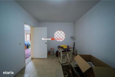 Casă cu 4 camere cu Teren 1133 Mp în Central - 2