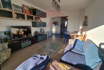 Apartament cu 3 camere de vânzare în zona 13 Septembrie - 11