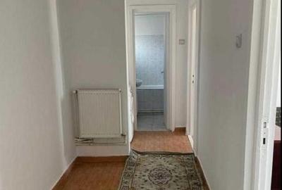 Apartament cu 3 camere decomandat în Casa de Cultură