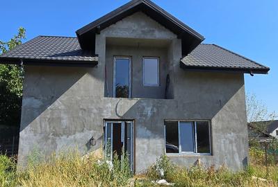 Casă individuală cu 4 camere în Cătămărești-Deal