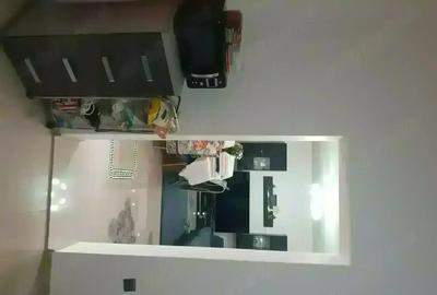 Casă cu 6 camere cu Teren 283 Mp în Școlilor - 1