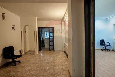 Apartament cu 5 camere decomandat în Aviației - 2