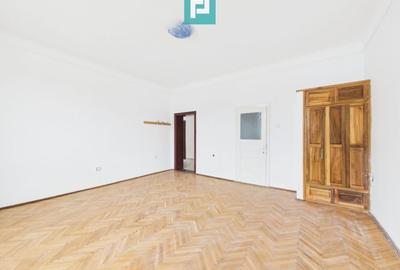 Casă individuală cu 12 camere cu Canalizare în Băile 1 Mai - 26