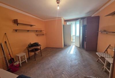 Titan, Prisaca Dornei, 10 minute metrou, langa parc Titanii - 1