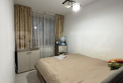 Apartament cu 3 camere semidecomandat în Calea București - 1