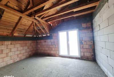 Casă cu 5 camere cu Teren 500 Mp în Central - 9