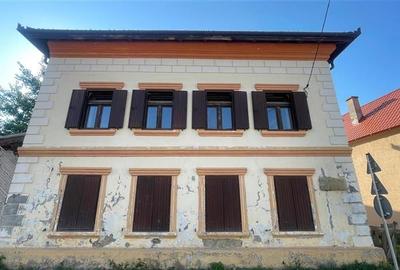 Casa speciala cu istorie de vanzare Jimbor | Fosta scoala - 1